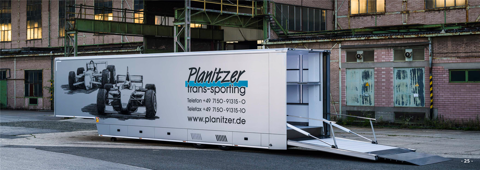<h1 style="color:white; margin-bottom:0px;">NYE RACETRAILERS</h1>

<p>Trailere til alt motorsport
Race-trailere på højeste internationale niveau</p>

<img class="icon" style="padding-top:40px; padding-bottom:40px;" 
src="/files/d5da196d-65ab-4da7-9e2a-206a8e33459c/p-logo2.png" 
/>